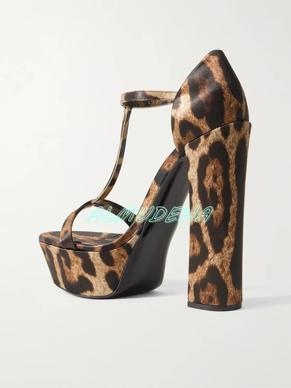 Sandali con plateau in raso lu - Leopard Print Heels recensione e prezzo